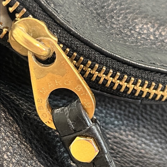 Marc by Marc Jacobs Natasha Black Leather Crossbody Bag - Picture 12 of 17